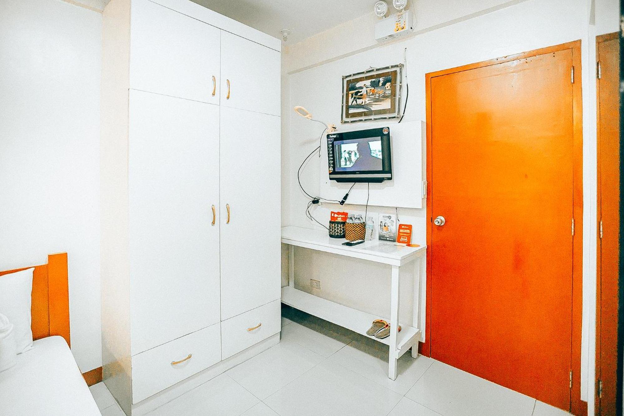 Reddoorz At S & L Apartelle Daraga Albay Legazpi Exterior photo